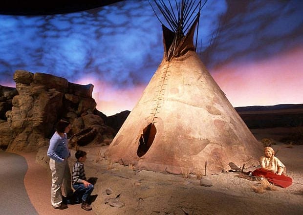 Tipi-people-NA.302.126 Tipi-people-NA.302.126