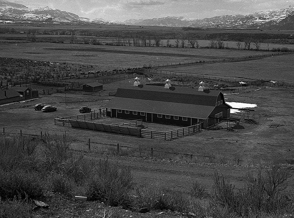 Diamond Bar Ranch, southwest of Cody, 1942. MS 89 Jack Richard Photograph Collection. PN.89.111.21196.1
