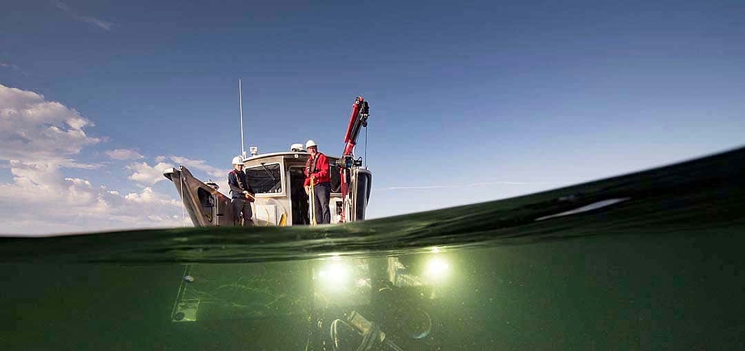 What Lies Beneath: Exploring Yellowstone Lake's Mysterious Vents / Photograph by Chris Linder, Woods Hole Oceanographic Institution