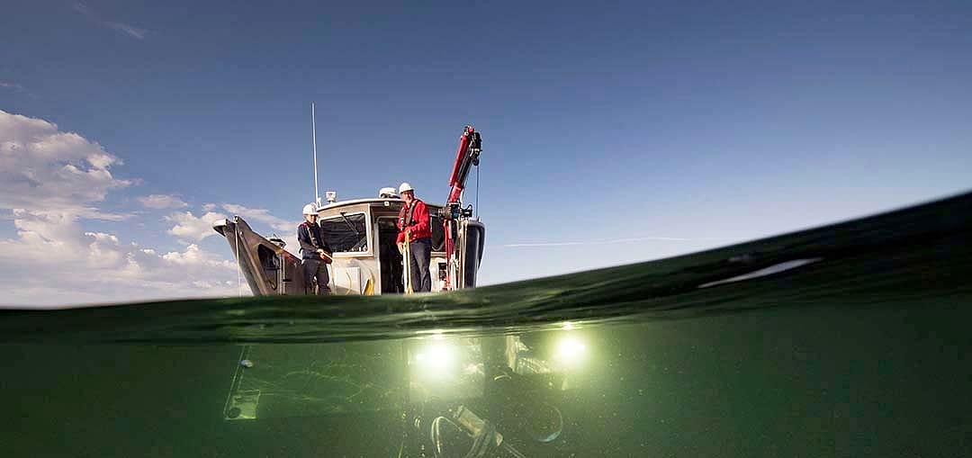What Lies Beneath: Exploring Yellowstone Lake's Mysterious Vents / Photograph by Chris Linder, Woods Hole Oceanographic Institution