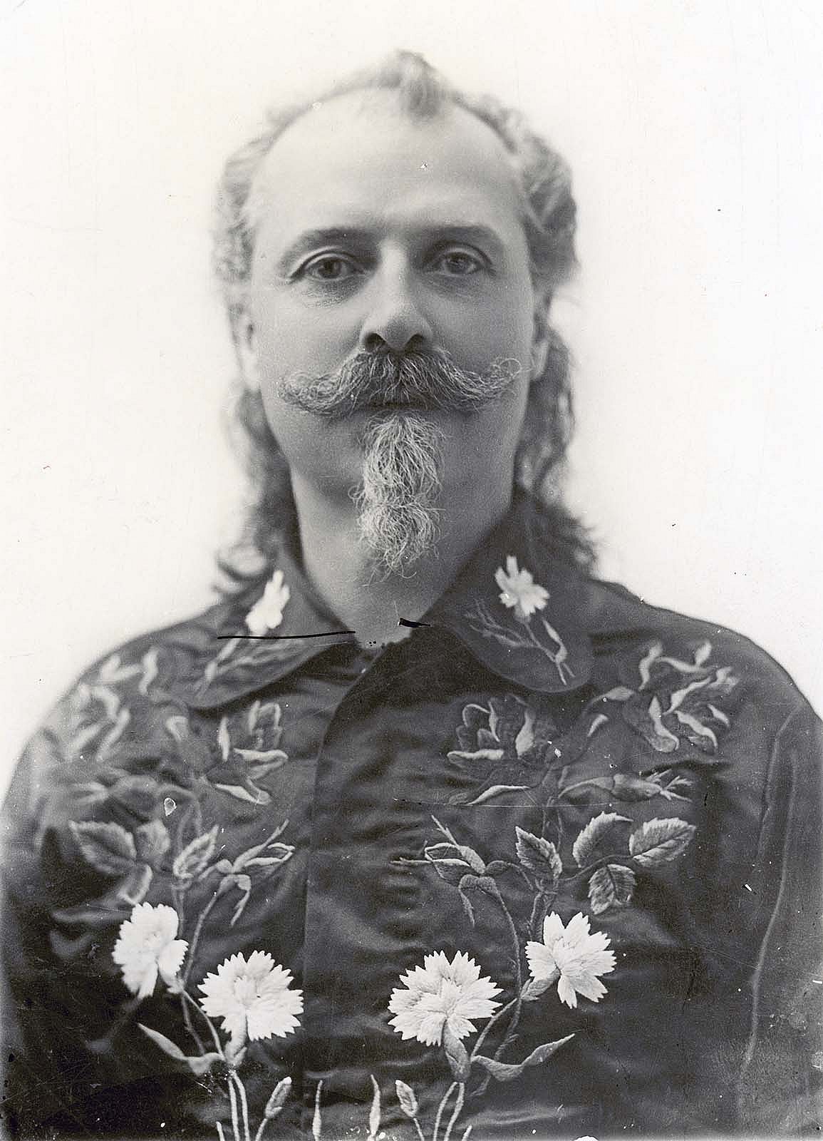 Headshot of William F. "Buffalo Bill" Cody in an embroidered shirt. MS 71 Vincent Mercaldo Collection. P.71.1373