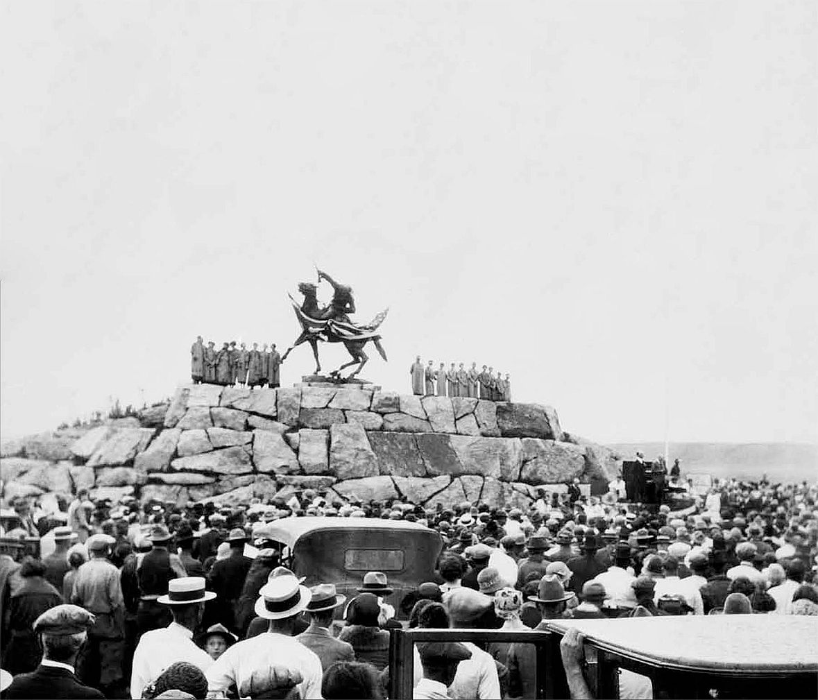 The unveiling of Buffalo Bill-The Scout, July 4, 1924. Mary Jester Allen Collection. P.41.503