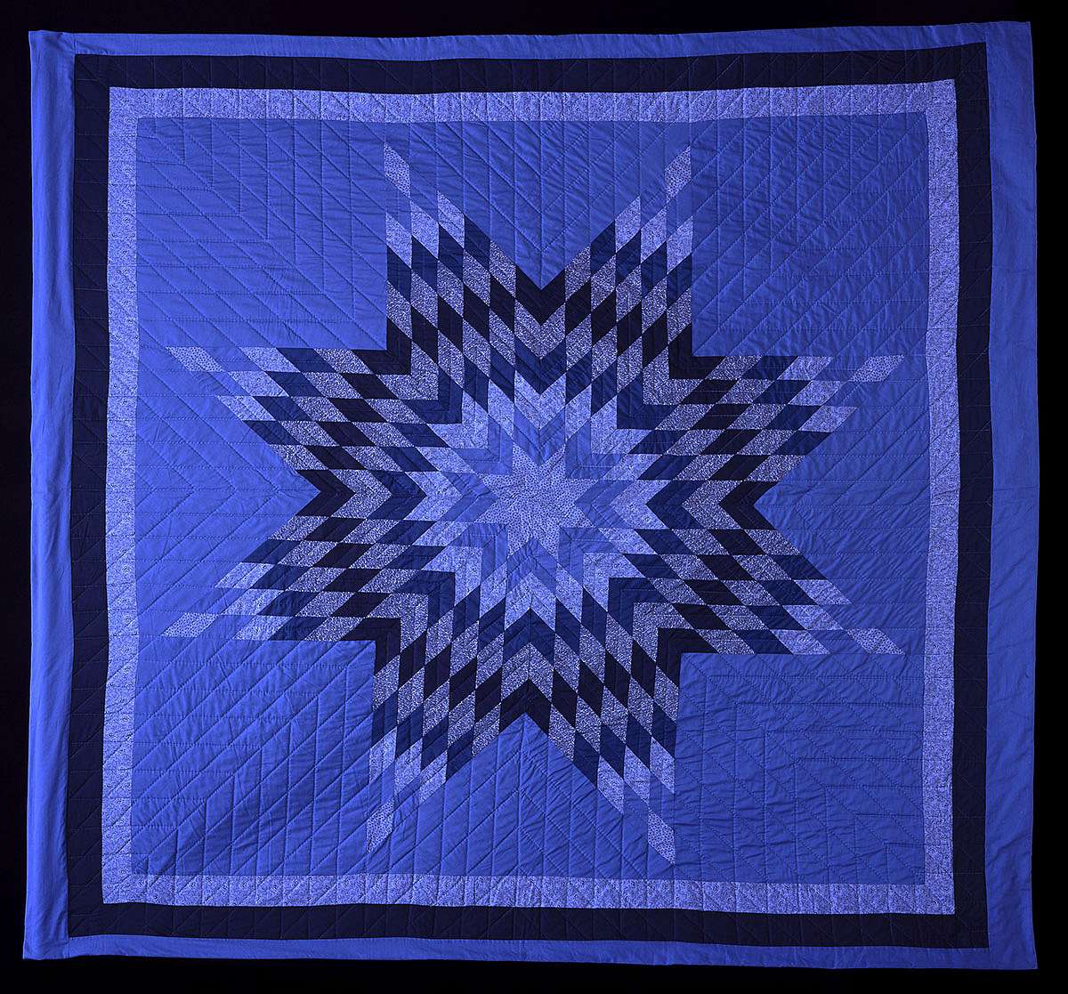 Star quilt made by Freda Goodsell (Oglala Lakota), 2000. Museum purchase with funds provided by the Pilot Foundation. NA.320.144