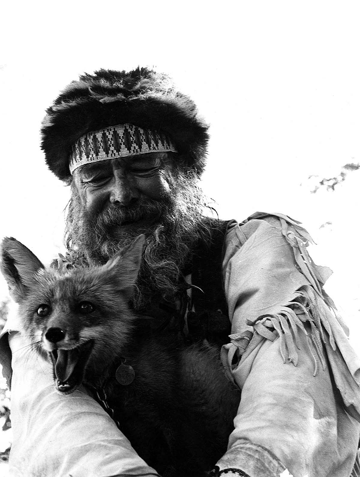 James James Bama (1926 – 2022), Timber Jack Joe and his Fox, n,d. Black and white photograph, 12 x 11 inches. Buffalo Bill Center of the West, Cody, WY. Gift of James Bama, 2007. MS 243 James Bama Collection, McCracken Research Library. P.243.50345(1926 – 2022), Mountain Man and His Fox (Timber Jack Joe), 1979. MS 243 James Bama Collection, McCracken Research Library. P.243.50345