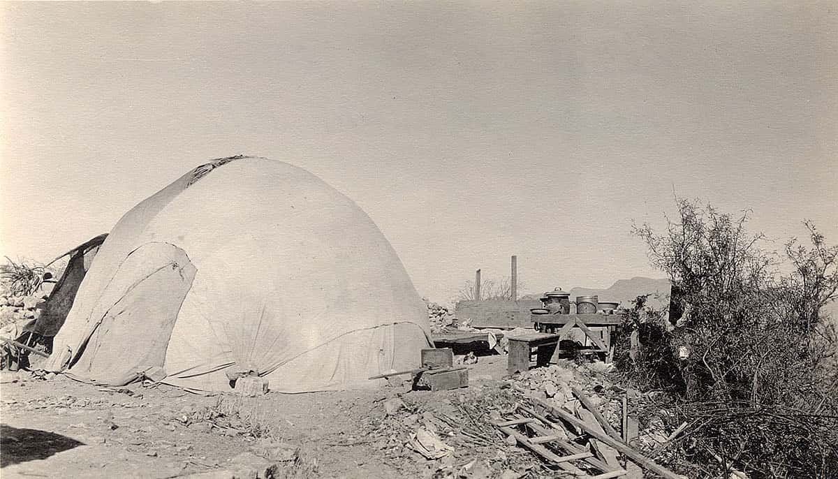 Sweat Lodge, 1917. MS 320 Paul Dyck Plains Indian Buffalo Culture Collection. P.320.500