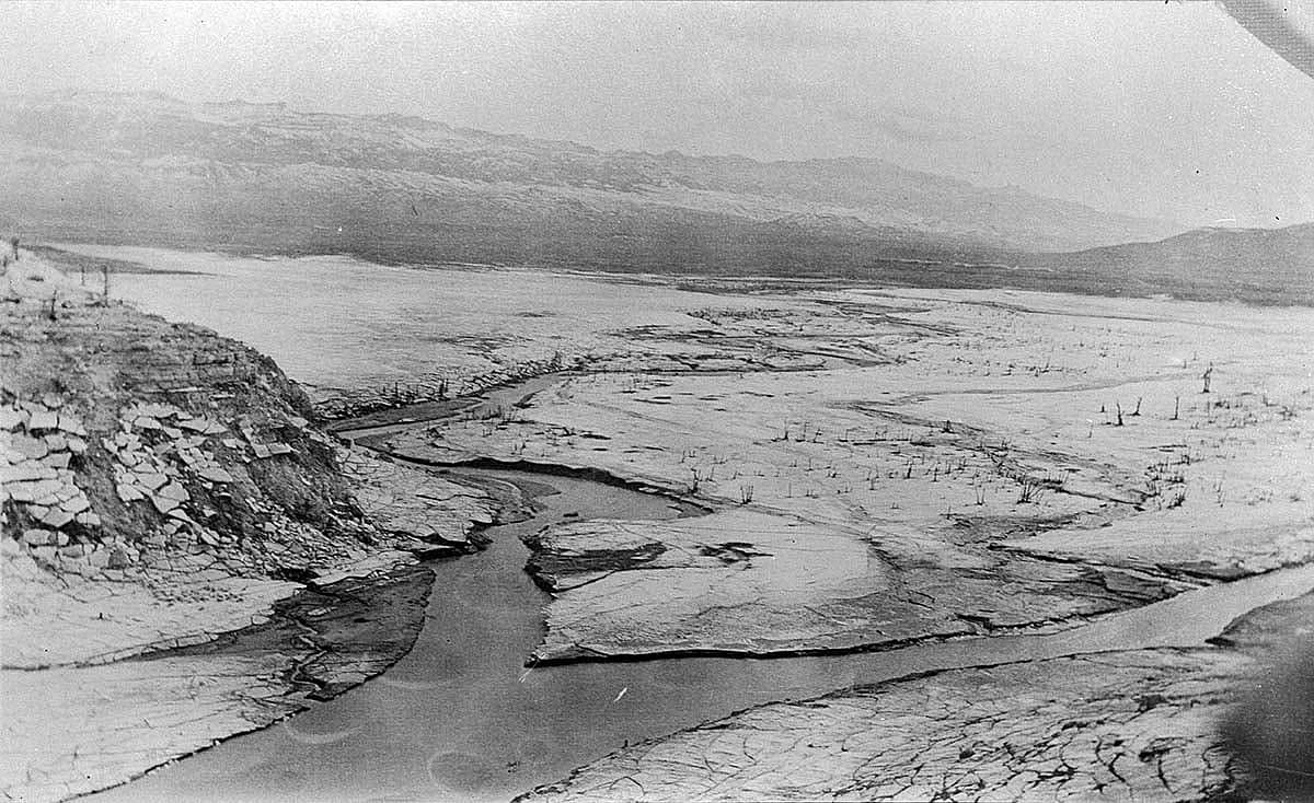 Confluence of the North and South Forks of the Shoshone River, 1913. MS 089 Jack Richard Photograph Collection. PN.89.108.21055.01