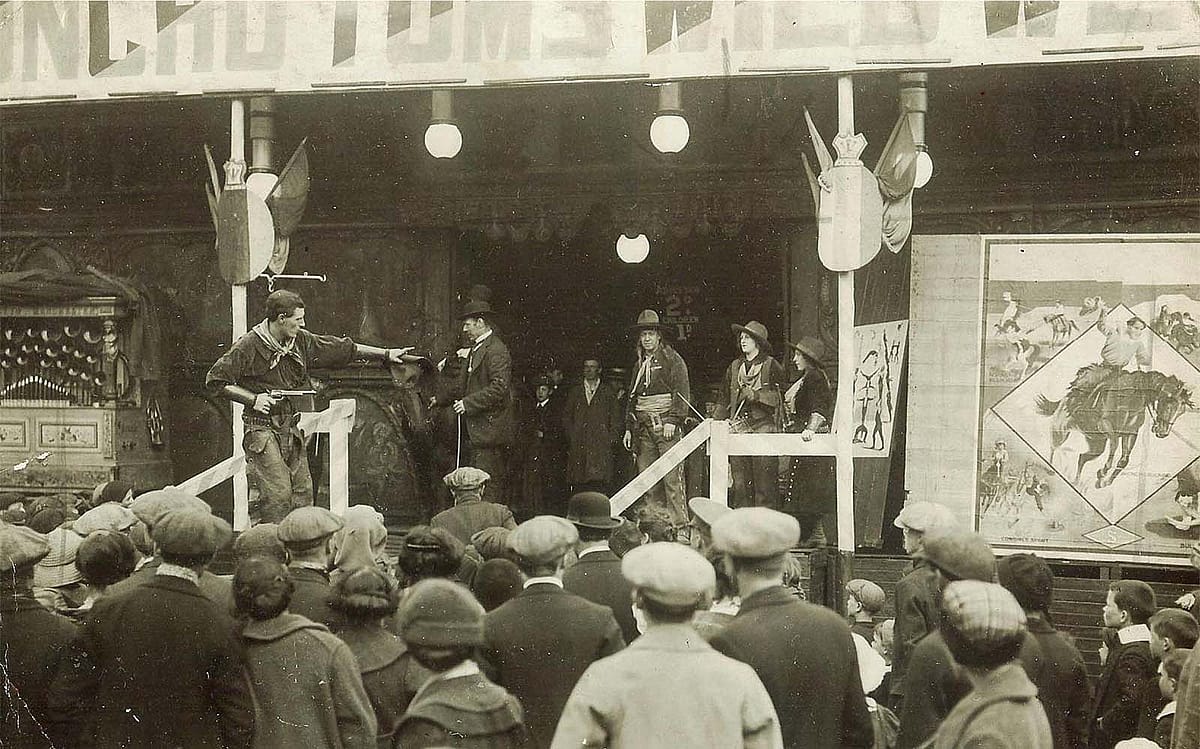 Montana Bill performing live in Broncho Tom's Wild West Show, Vinegarhill (Gallowgate) Fairground, Glasgow, 1915. Courtesy Tom F. Cunningham at snbba.co.uk.