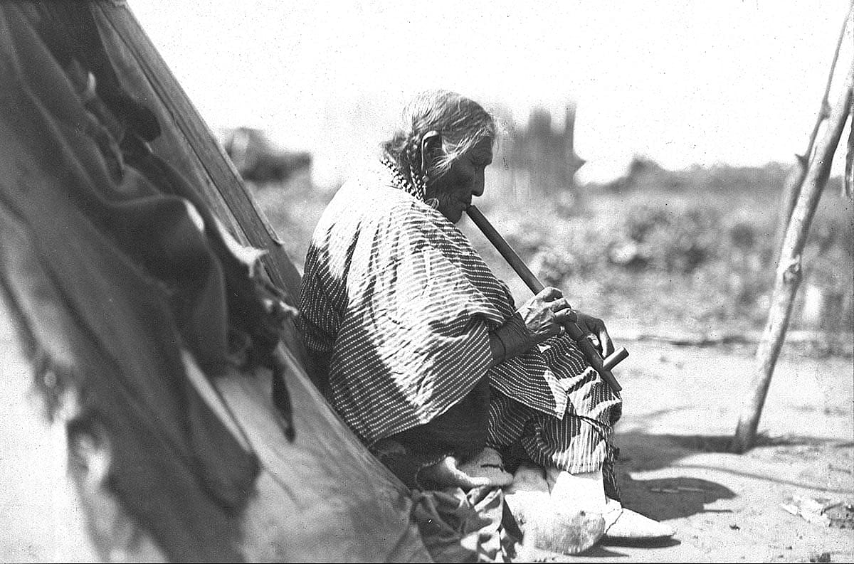 Red Bead smoking pipe, 1902. MS 37 Elizabeth C. Grinnell Collection. P.37.1.11