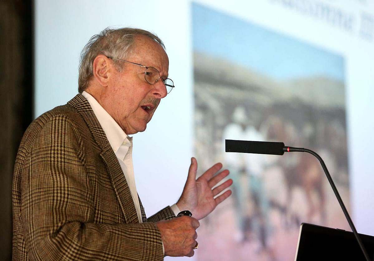 Peter Hassrick presenting on Frederic Remington's "The War Bridle."