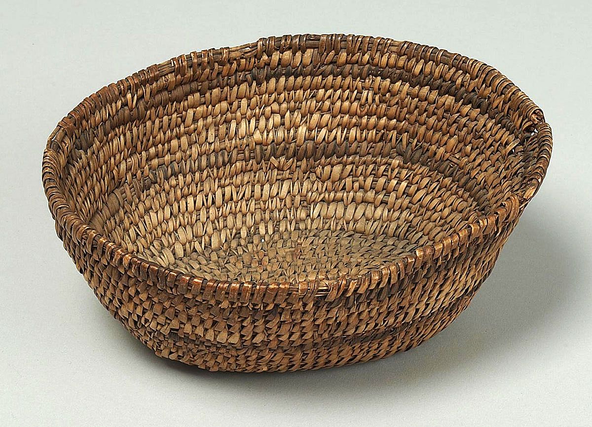 Willow bark and reed basket. NA.106.361