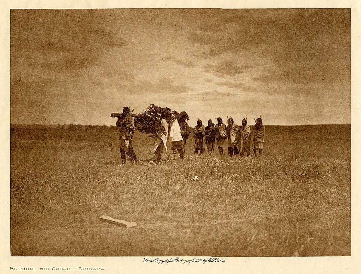 Photogravure facing page 82, from Edward S. Curtis' The North American Indian, Vol. 5, 1909. Call number RB TR647.C87 1909. McCracken Research Library.