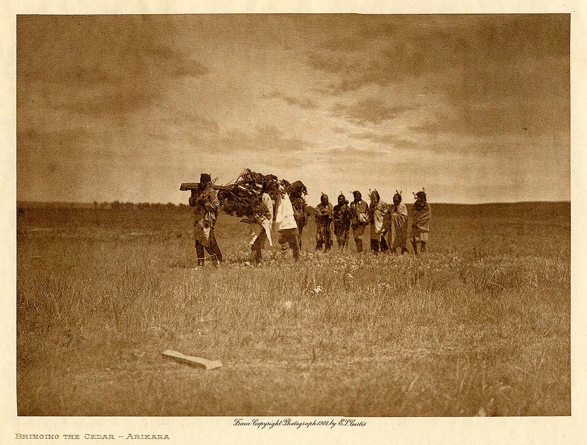 Photogravure facing page 82, from Edward S. Curtis' The North American Indian, Vol. 5, 1909. Call number RB TR647.C87 1909. McCracken Research Library.