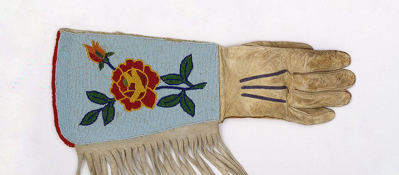 Gauntlets with Crow beadwork. 1.69.775 (detail)