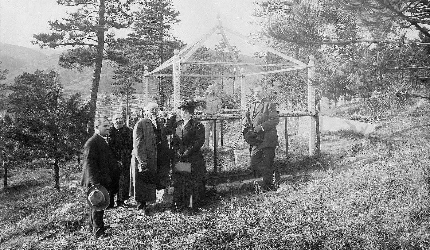 Photo of Buffalo Bill at Wild Bill Hickok's grave. MS 6 William F. Cody Collection. P.69.1069