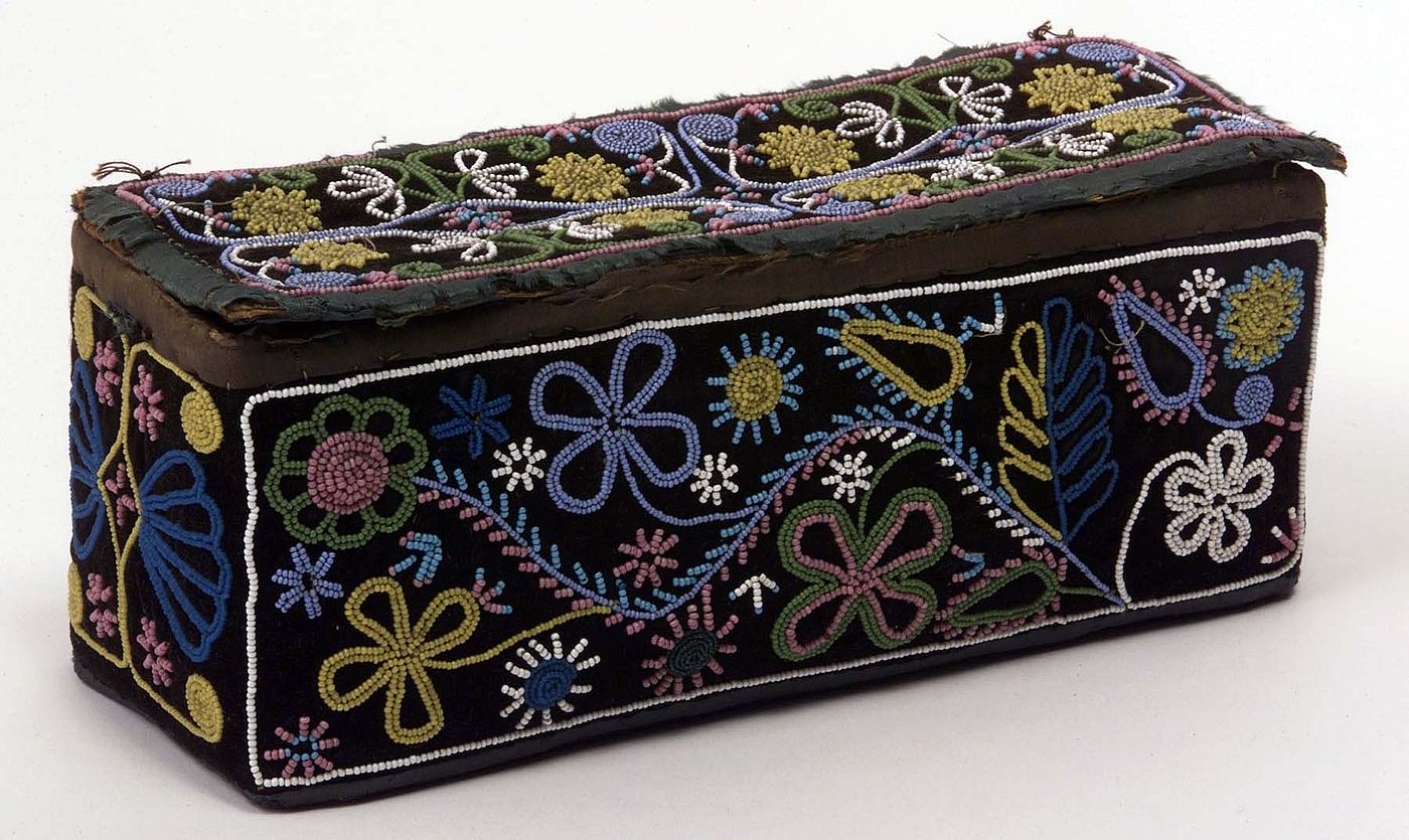 Box, Huron, Eastern Woodlands, ca. 1890. Birch bark, Commercial cardboard, velvet cloth, glass beads, cotton thread. Chandler-Pohrt Collection, Gift of Mr. William D. Weiss. NA.106.247