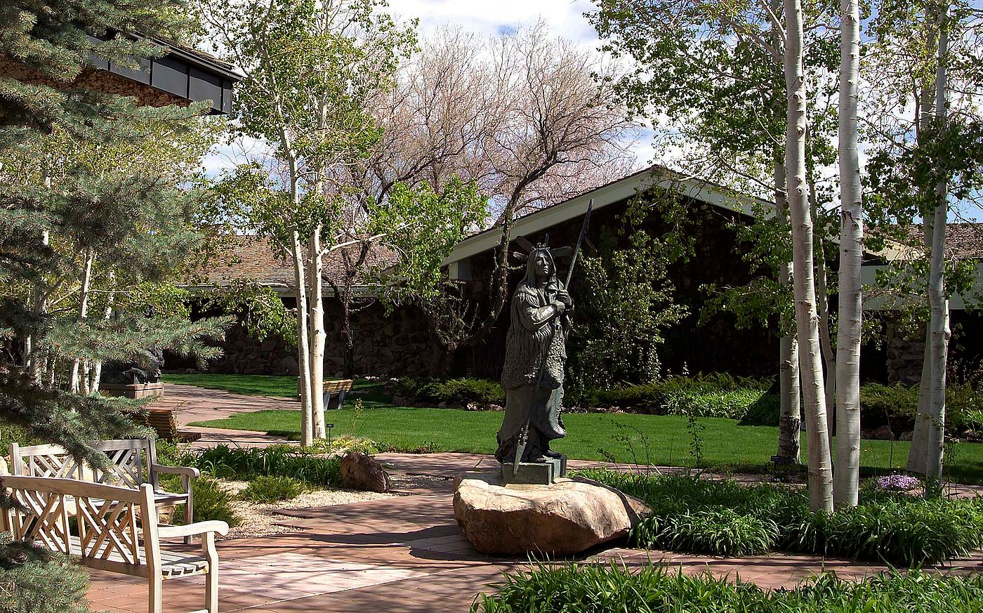 "Crazy Horse" by R.V. Greeves. Outdoor sculpture at the Center of the West. 7.00.1