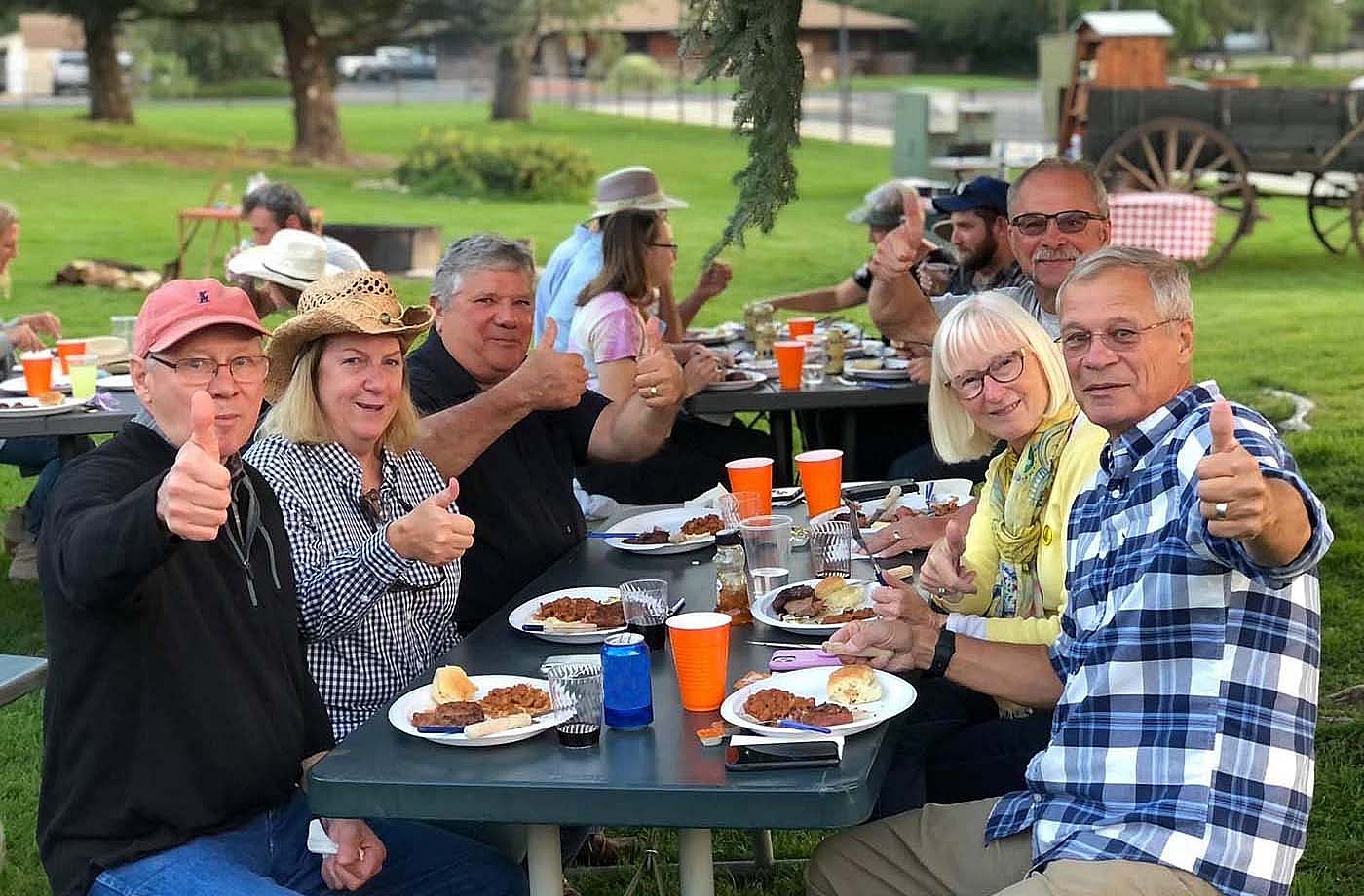 Chuckwagon Dinner: Happy guests give Rich and Deb a hearty "thumbs up"