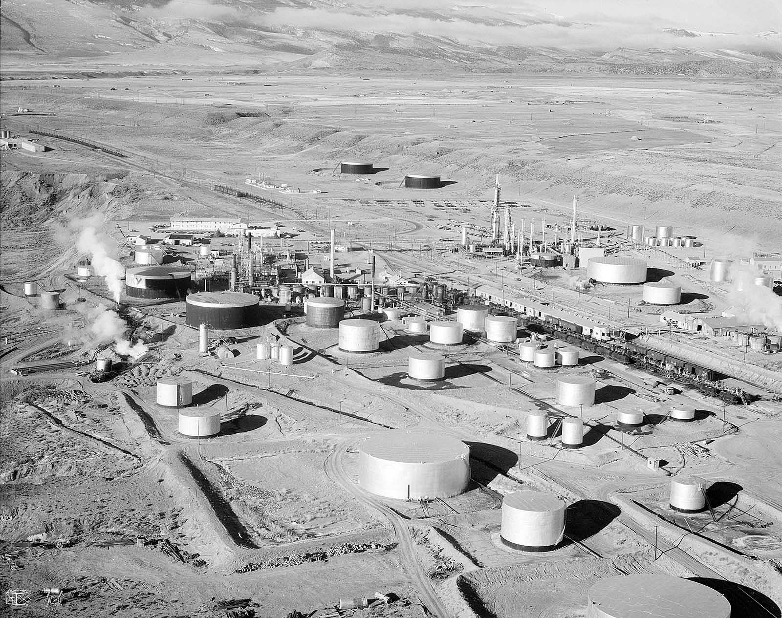 Husky Oil Refinery, 1960, PM 89 Jack Richard Photograph Collection, McCracken Research Library. PN.89.27.4496.17