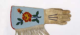 Gauntlets with Crow beadwork. 1.69.775 (detail)