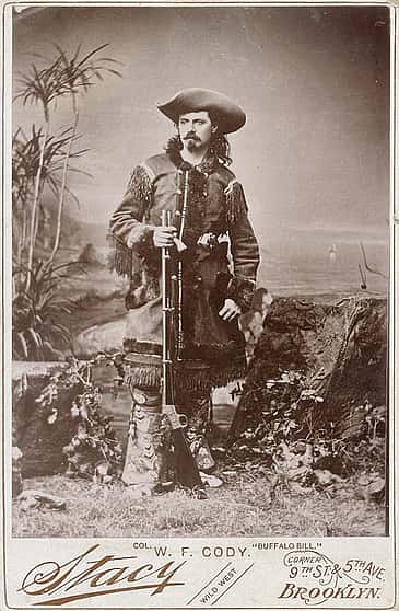 hotograph, William F. "Buffalo Bill" Cody in fringed buckskin with rifle, ca. 1870-1880. Studio portrait by Stacy. Buffalo Bill Center of the West, Cody, Wyoming, USA. MS 6 William F. Cody Collection, McCracken Research Library. P.6.0156