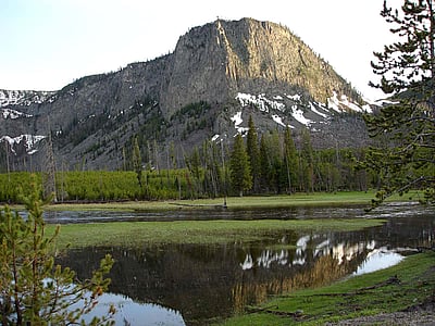 Yellowstone's National Park Mountain.