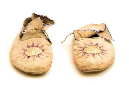 Mandan Hidatsa moccasins. NA.202.1376