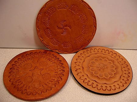 Work with leather at "art in the garden"