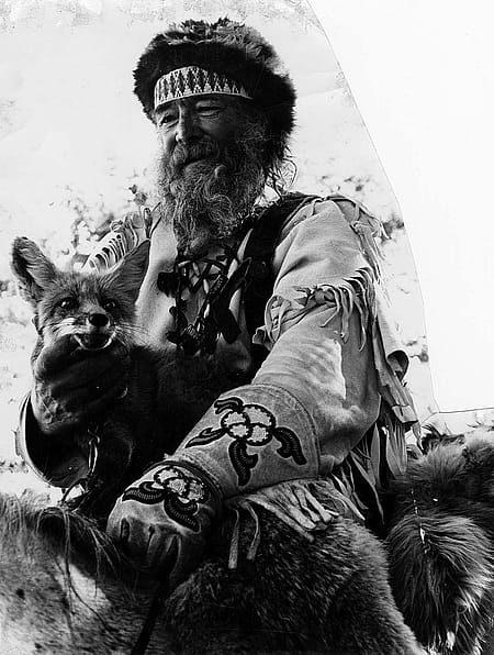 James Bama (1926 – 2022), Mountain Man and His Fox (Timber Jack Joe), 1979. MS 243 James Bama Collection, McCracken Research Library. P.243.00112