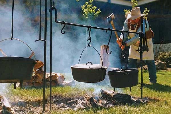 Rich chopping wood for the 2mules chuckwagon dinner