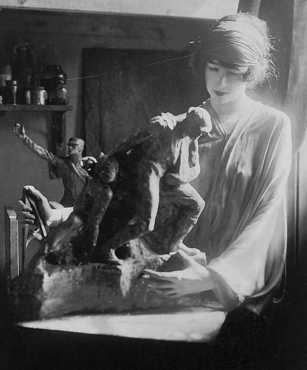 Fig. 4: Sculptress Gertrude Vanderbilt Whitney, 1920. Library of Congress Prints and Photographs Division Washington, DC 20540 USA. LC-USZ62-111853