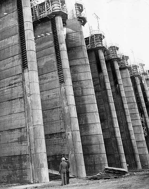 Water intake structures under construction at Garrison Dam, ca. 1950-1959. Image courtesy of Institute for Regional Studies, North Dakota State University, Fargo. Folio 69.09.05