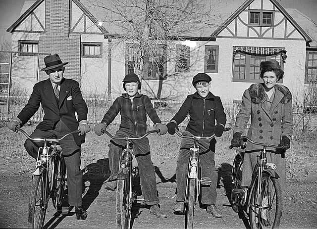 Milward Simpson family: L–R, Milward, Al, Pete, and Lorna, undated. MS 89 Jack Richard Photograph Collection. PN.89.107.21020.02.3