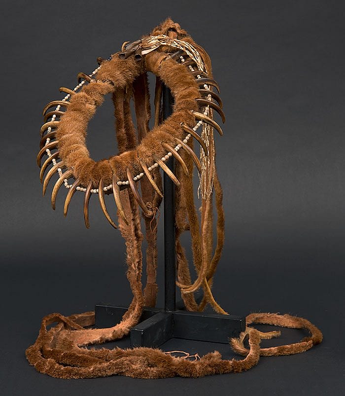 A Treasure from Our West: Bear claw necklace. Paul Dyck Plains Indian Buffalo Culture Collection. NA.203.1585