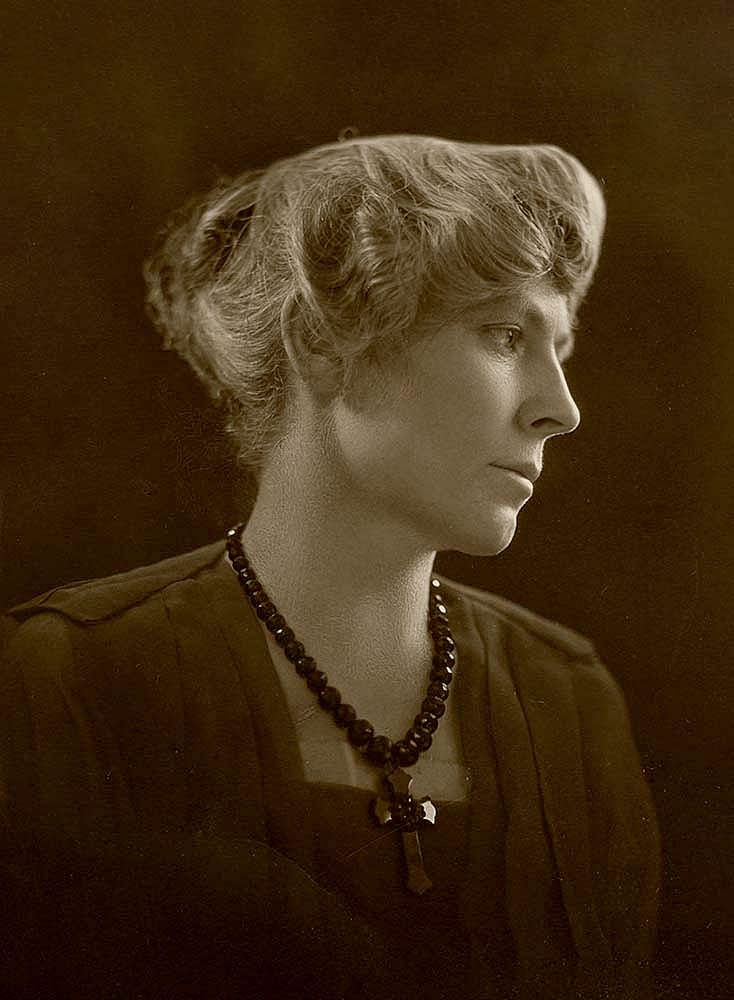 Fig. 1: Portrait, Mary Jester Allen, early 1920s. MS 6 William F. Cody Collection, McCracken Research Library. P.69.0178