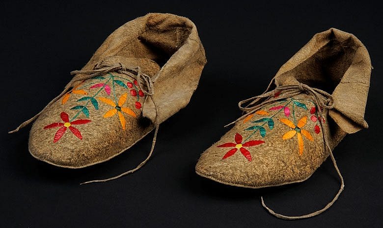 Northern Plains moccasins from the Buffalo Culture Collection. NA.202.1044