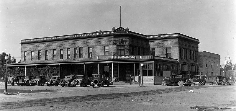 The Irma Hotel, ca. 1927. MS 006 William F. Cody Collection, McCracken Research Library. P.69.1282