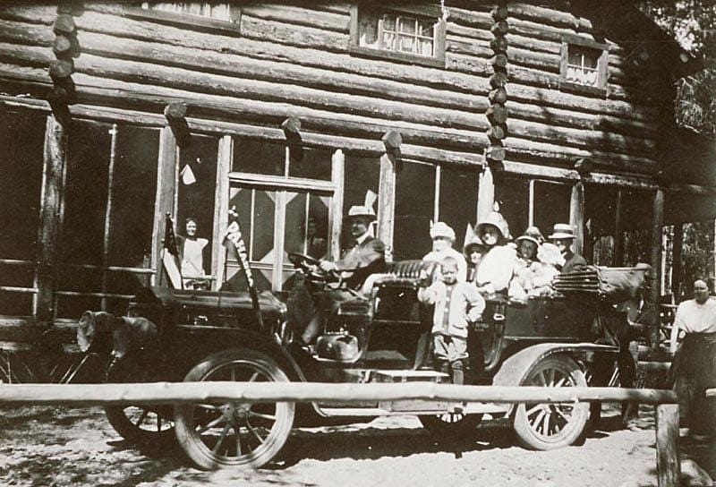 Touring car in front of Pahaska Tepee, ca. 1910. MS 6 William F. Cody Collection, McCracken Research Library. P.69.1691