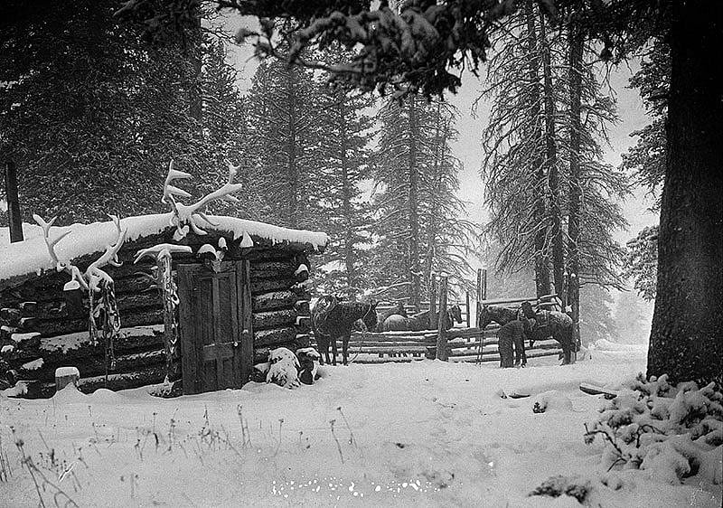 Cabin in winter, cow camp at Jack Creek, c. 1923. Charles Belden photo. MS 3 Charles Belden Collection. PN.67.75a