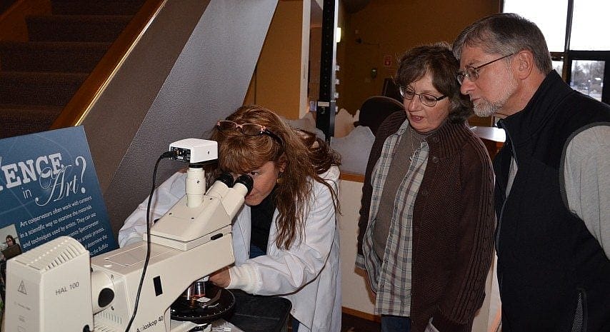 Shelly Buffalo Calf demonstrating the polarized light microscope