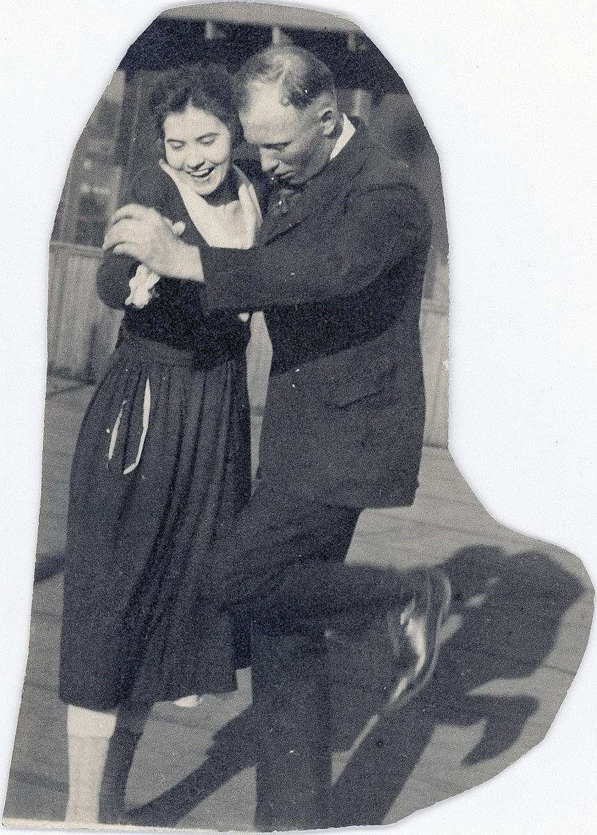 Man and Woman Dancing. MS322 John Wallace Crawford Collection. PN.322.1012