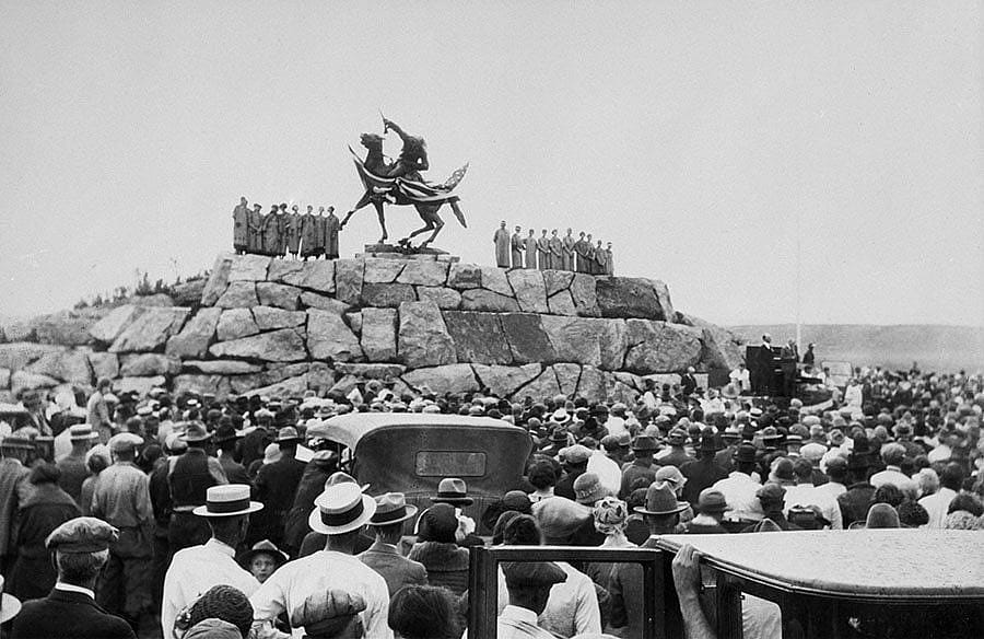 The unveiling of Buffalo Bill-The Scout, July 4, 1924. Mary Jester Allen Collection. P.41.503