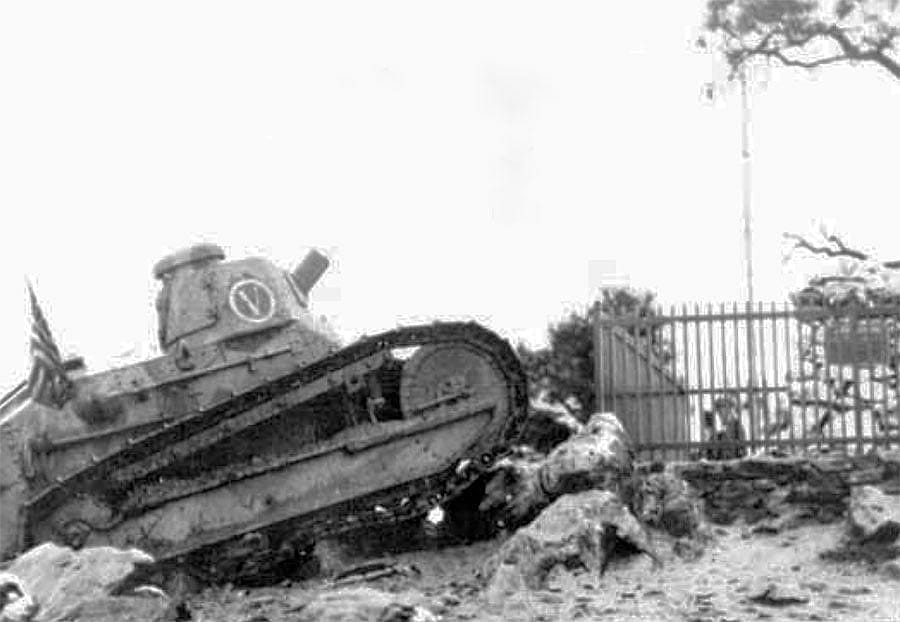 In 1921, a tank was brought in to protect the gravesite of Buffalo Bill. Buffalo Bill Museum and Grave image, courtesy McCracken Research Library.