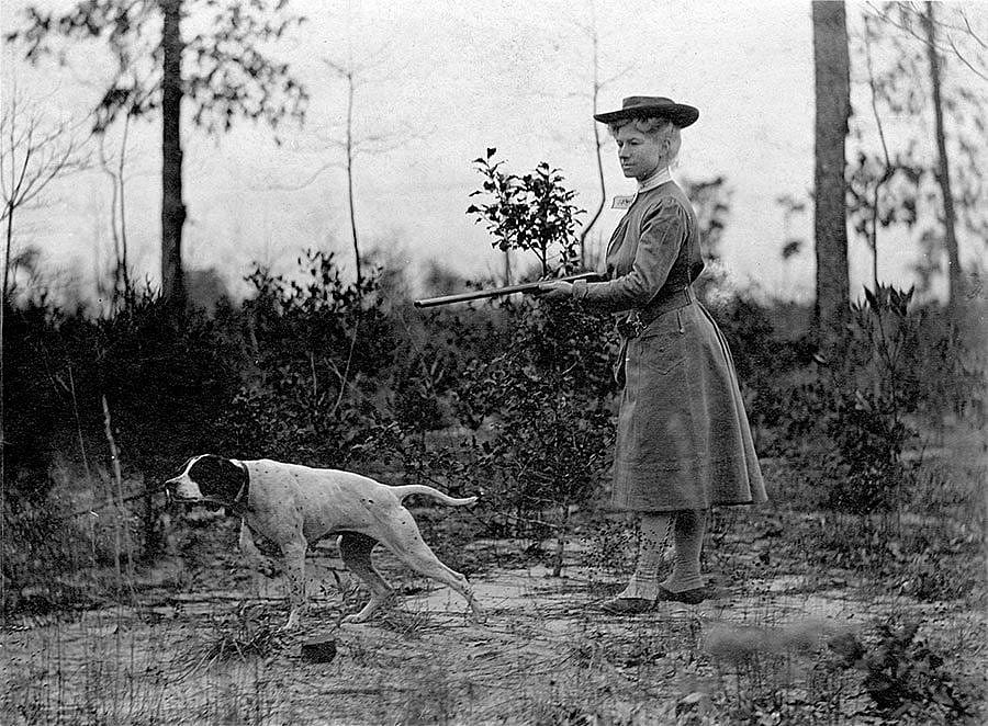 Annie Oakley hunting with her pointer, Fred, ca. 1908. MS 6 William F. Cody Collection, McCracken Research Library. P.6.416