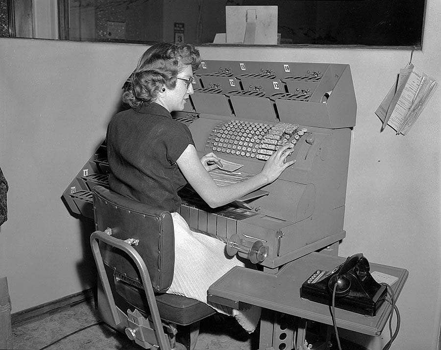 Posting machine, First National Bank, Cody, Wyoming, May 1954. MS 89 Jack Richard Photograph Collection. PN.89.06.1123.05