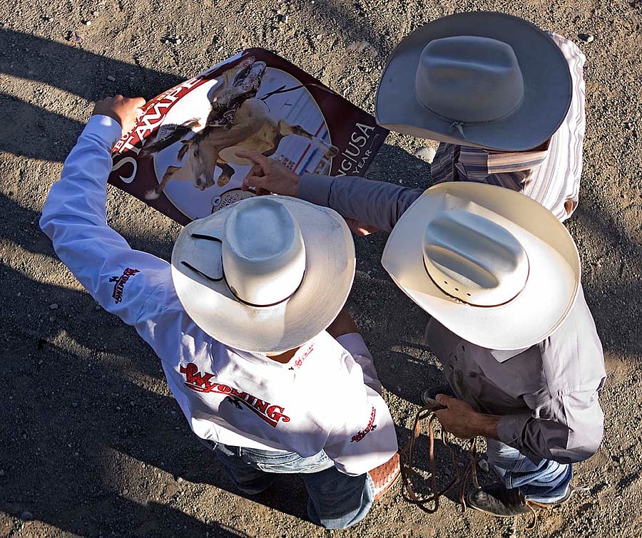 Hats and shadows, Cody Stampede, 2009. MS 426 Ken Blackbird Collection, McCracken Research Library. P.426.05396