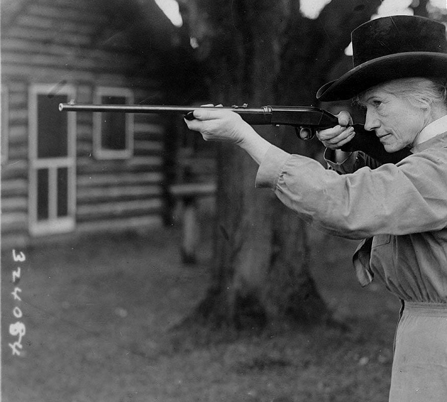 Annie Oakley on Long Island, New York, 1922. Gift of Dorothy Stone Collins. MS 6 William F. Cody Collection, McCracken Research Library. P.6.415