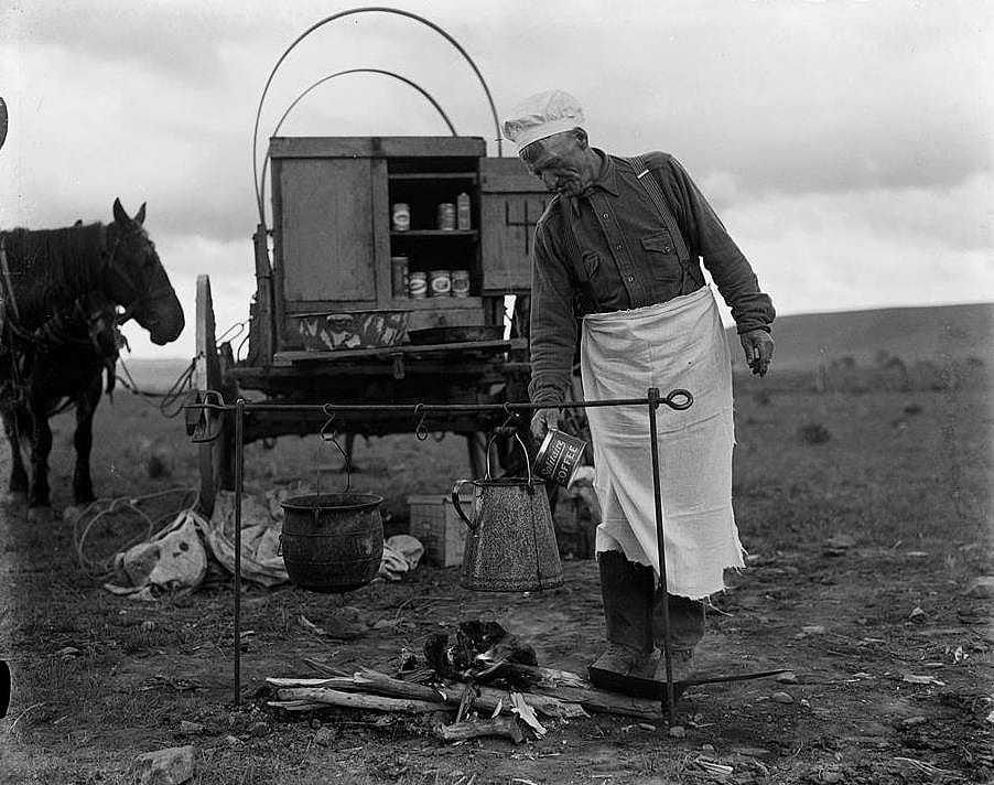 Coffee over a campfire, ca. 1920. MS3 Charles Belden Collection, McCracken Research Library. PN.67.97b