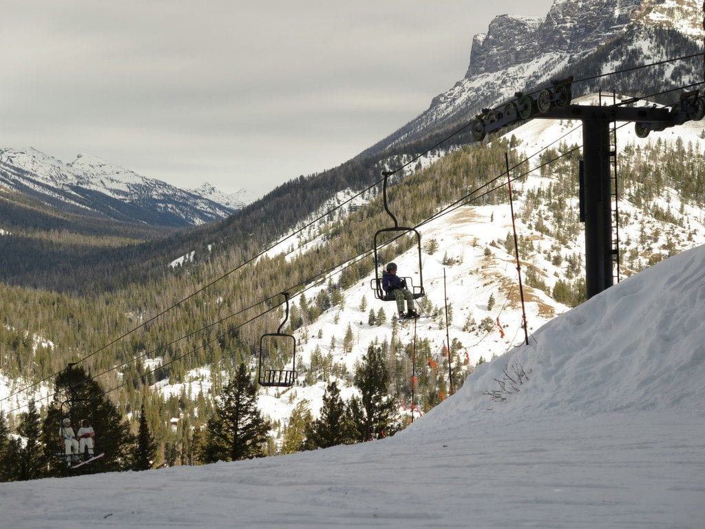 Just outside the East Entrance to Yellowstone National Park, Sleeping Giant Ski Area offers some of the best family skiing you will find with priceless views.