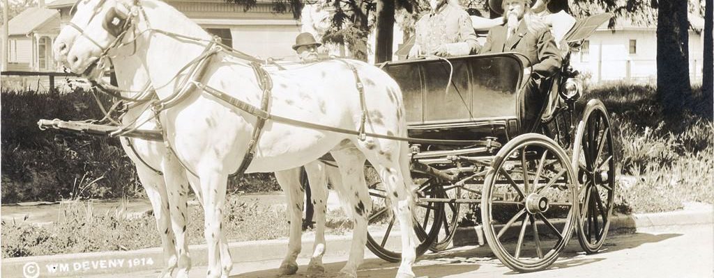"Real" Buffalo Bill on the left
