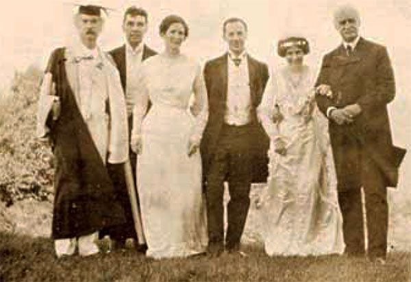 The obligatory family photo taken at daughter Clara's wedding. Twain is on the left. Courtesy the Mark Twain Archive, Elmira College, Elmira, New York.
